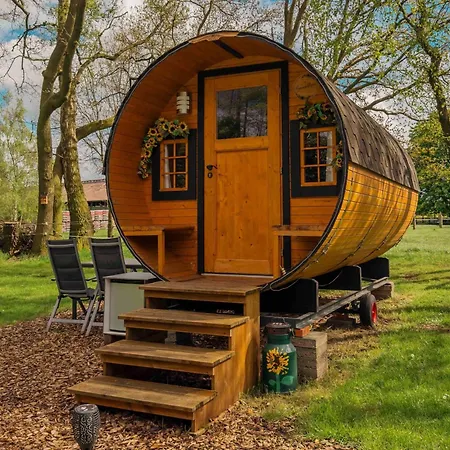 Holiday home Kuhle Auszeit - Fass Sonnenblume *