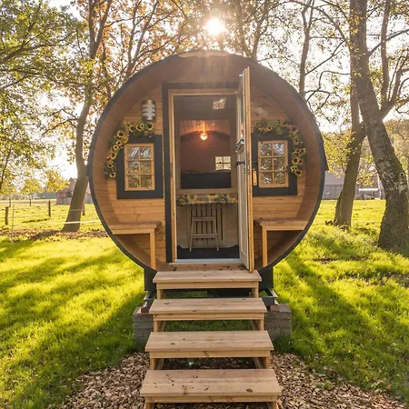 Holiday home Kuhle Auszeit - Fass Sonnenblume Lastrup